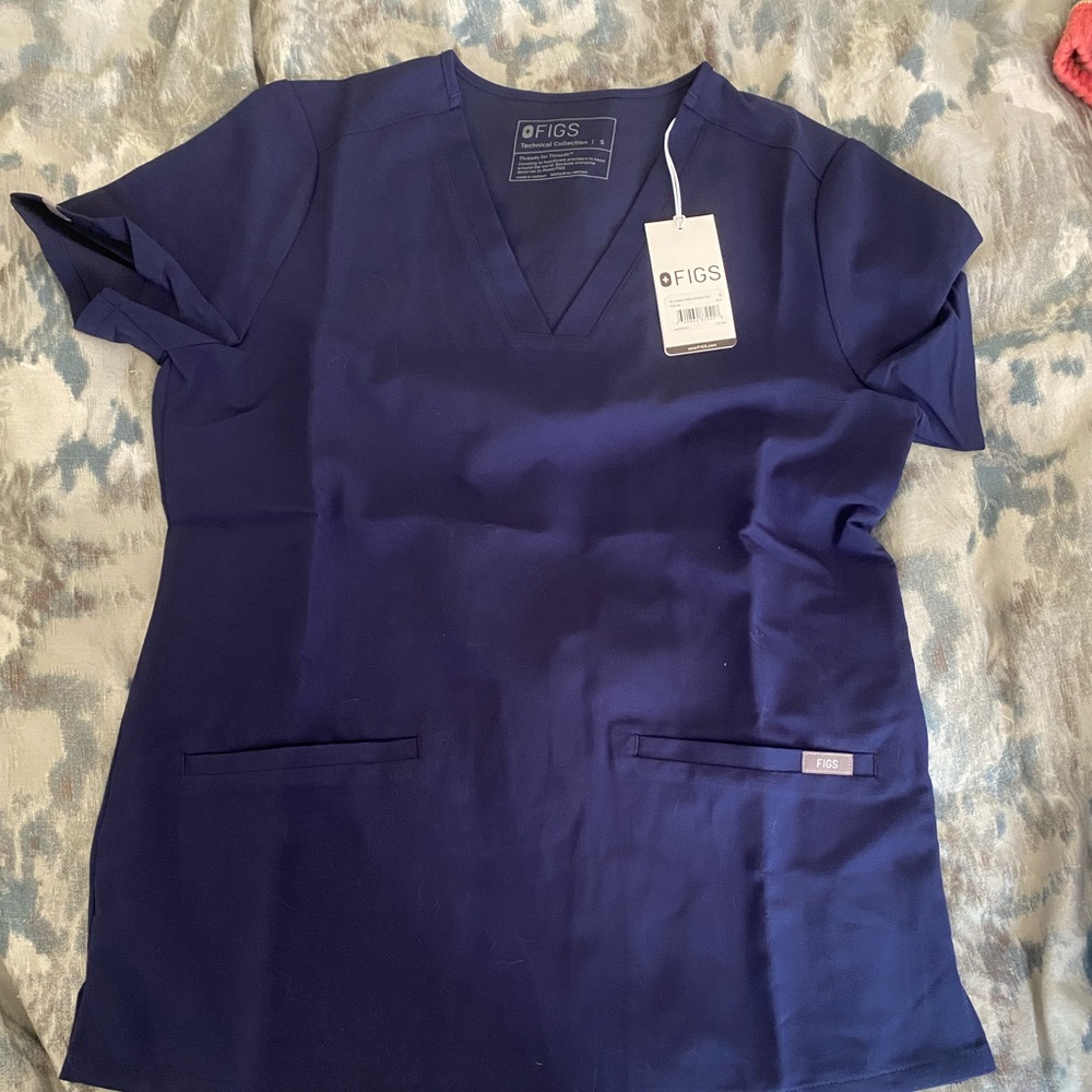NWT - Figs navy Casma scrub top, size S